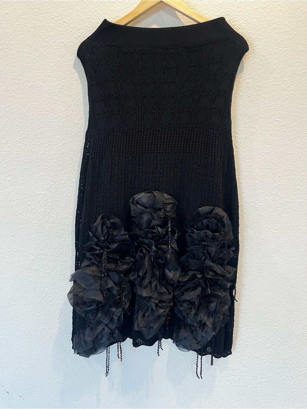 Black Floral Appliqué Knit Dress‎